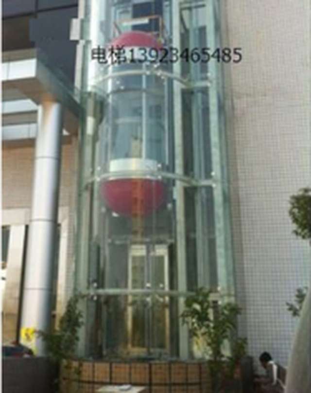 电梯外挂井道